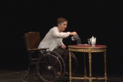 MONO-00403_00_18_18Still012