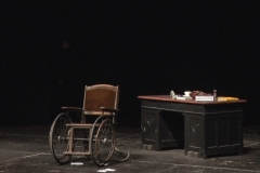 MONO-00403_15_28_09Still029